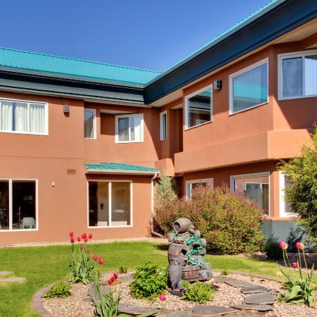 Holiday Inn Express Red Deer By Ihg Exterior foto