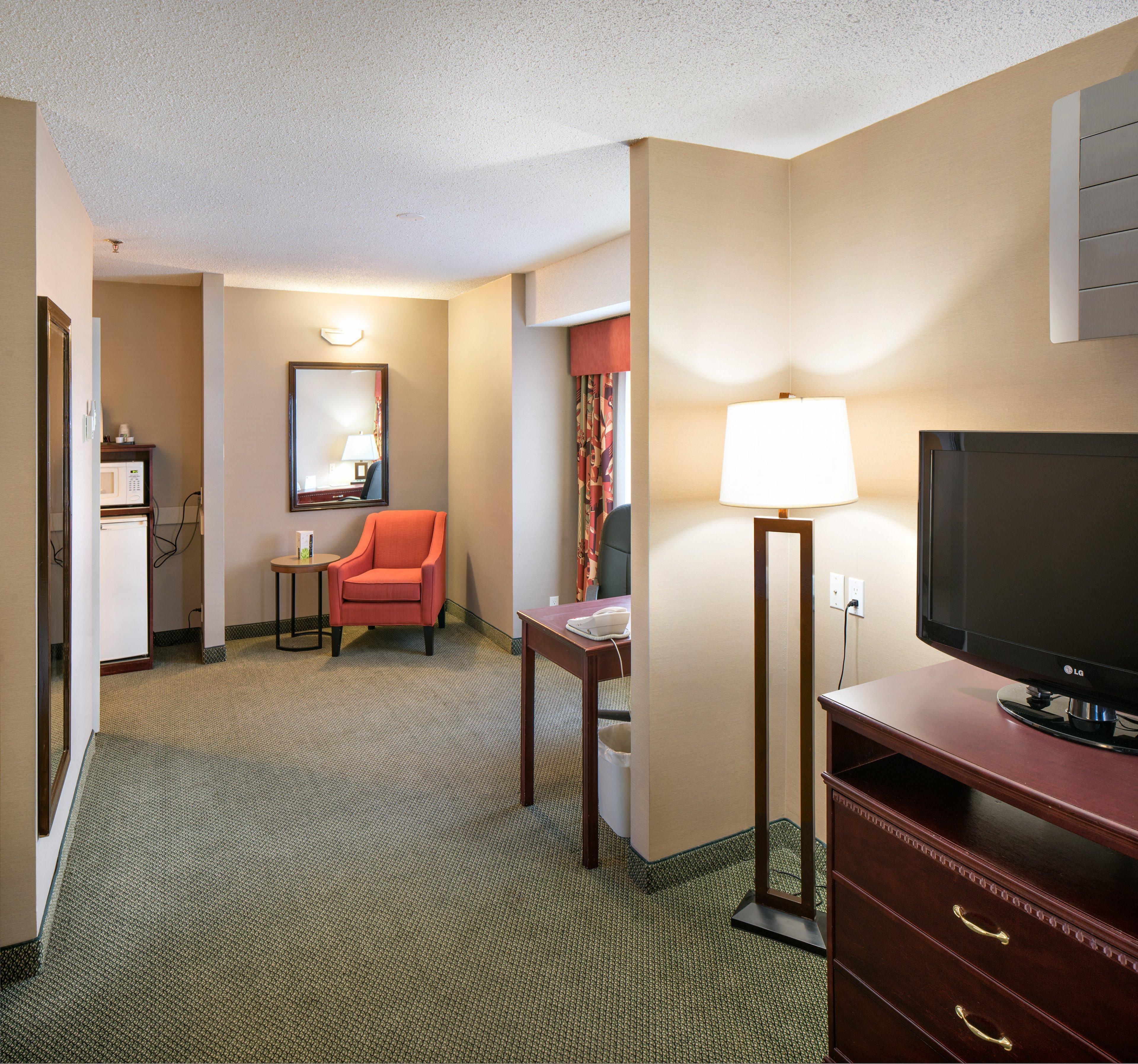 Holiday Inn Express Red Deer By Ihg Exterior foto