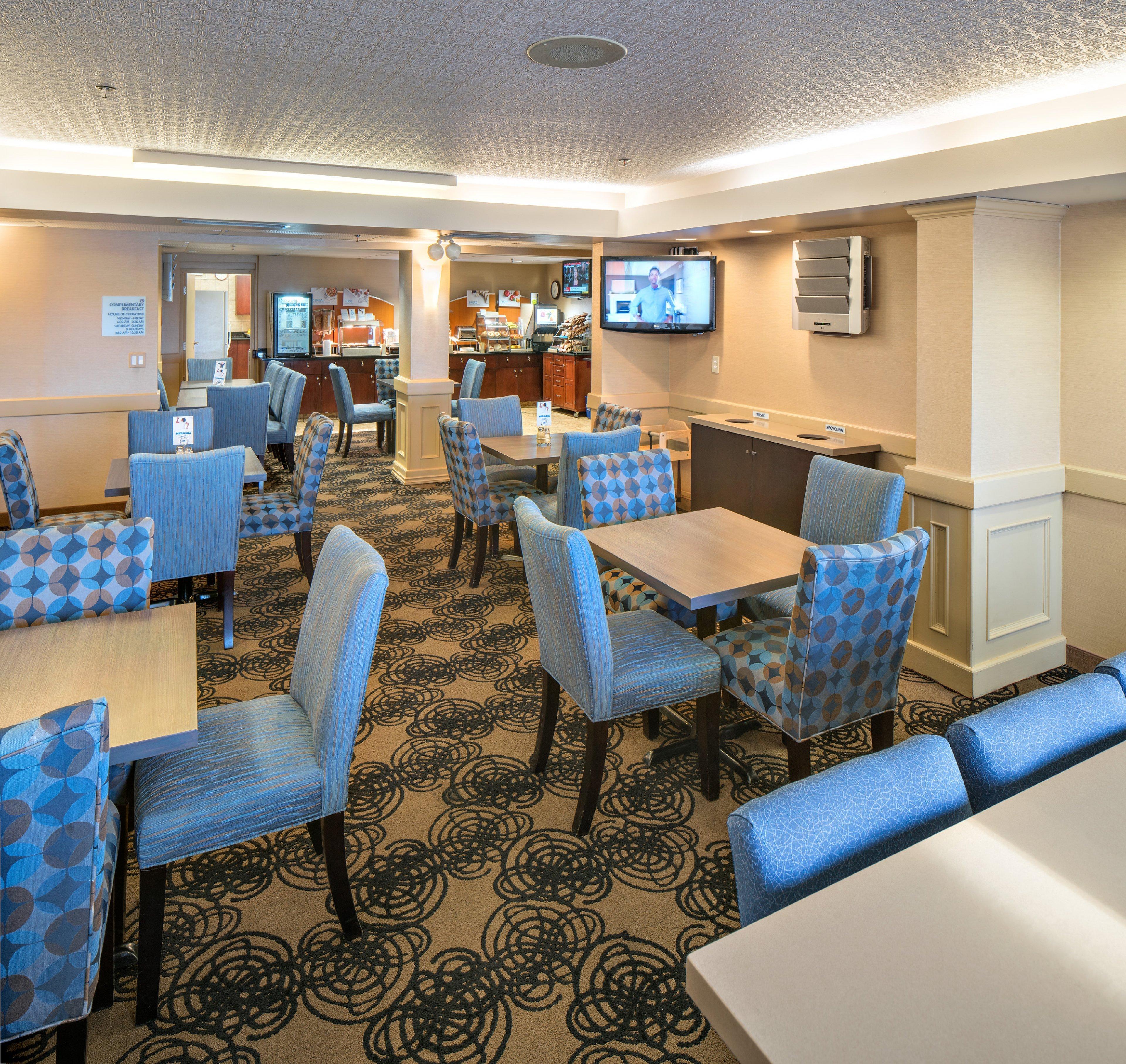 Holiday Inn Express Red Deer By Ihg Exterior foto