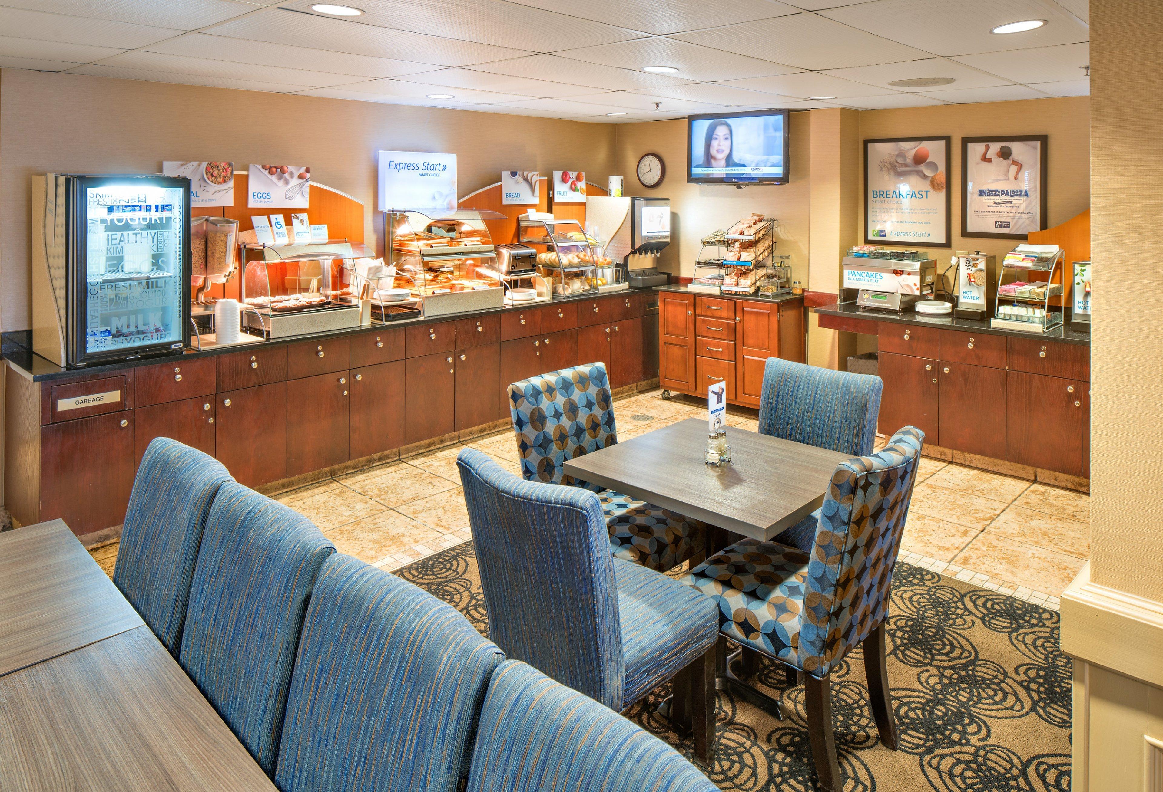 Holiday Inn Express Red Deer By Ihg Exterior foto