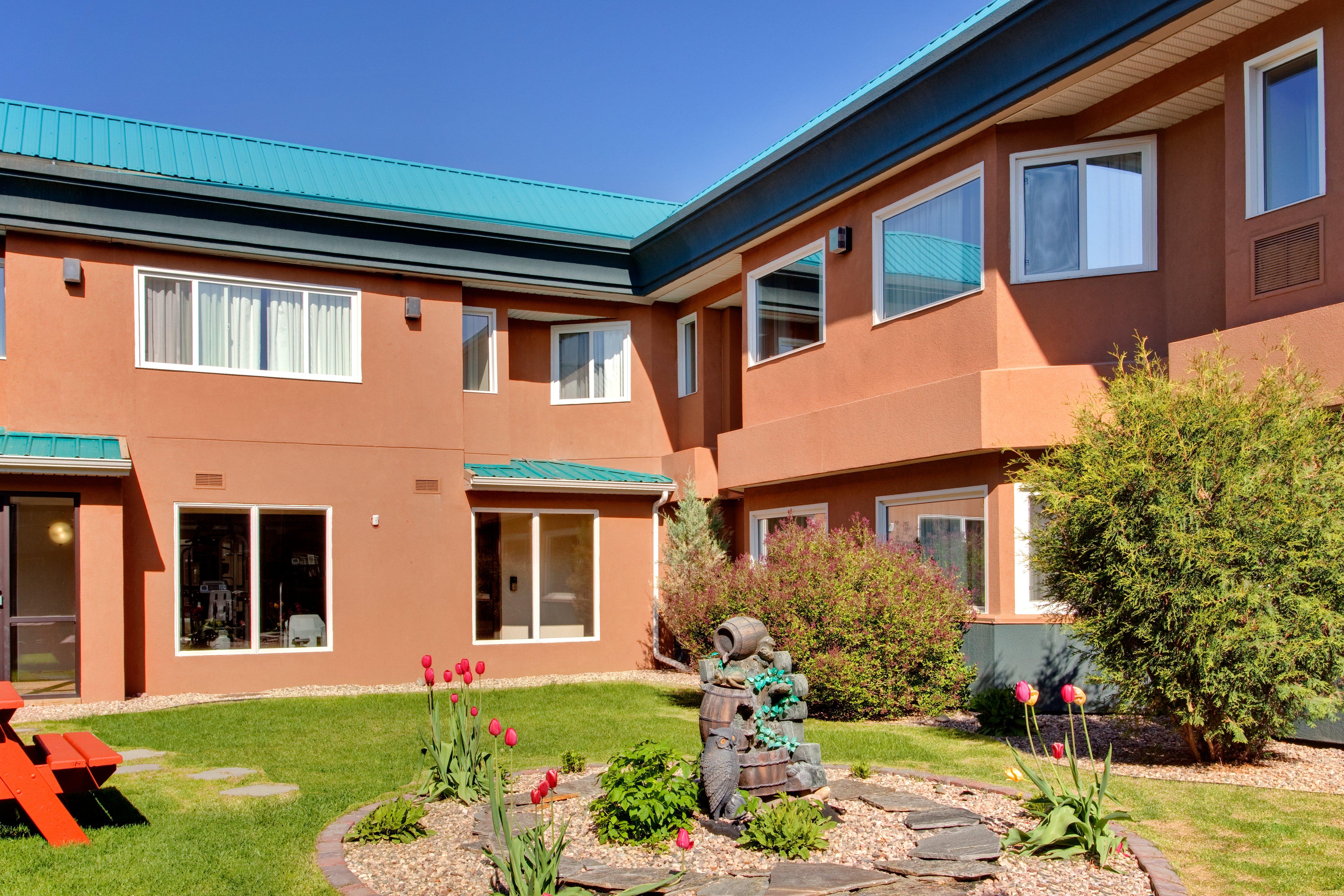 Holiday Inn Express Red Deer By Ihg Exterior foto