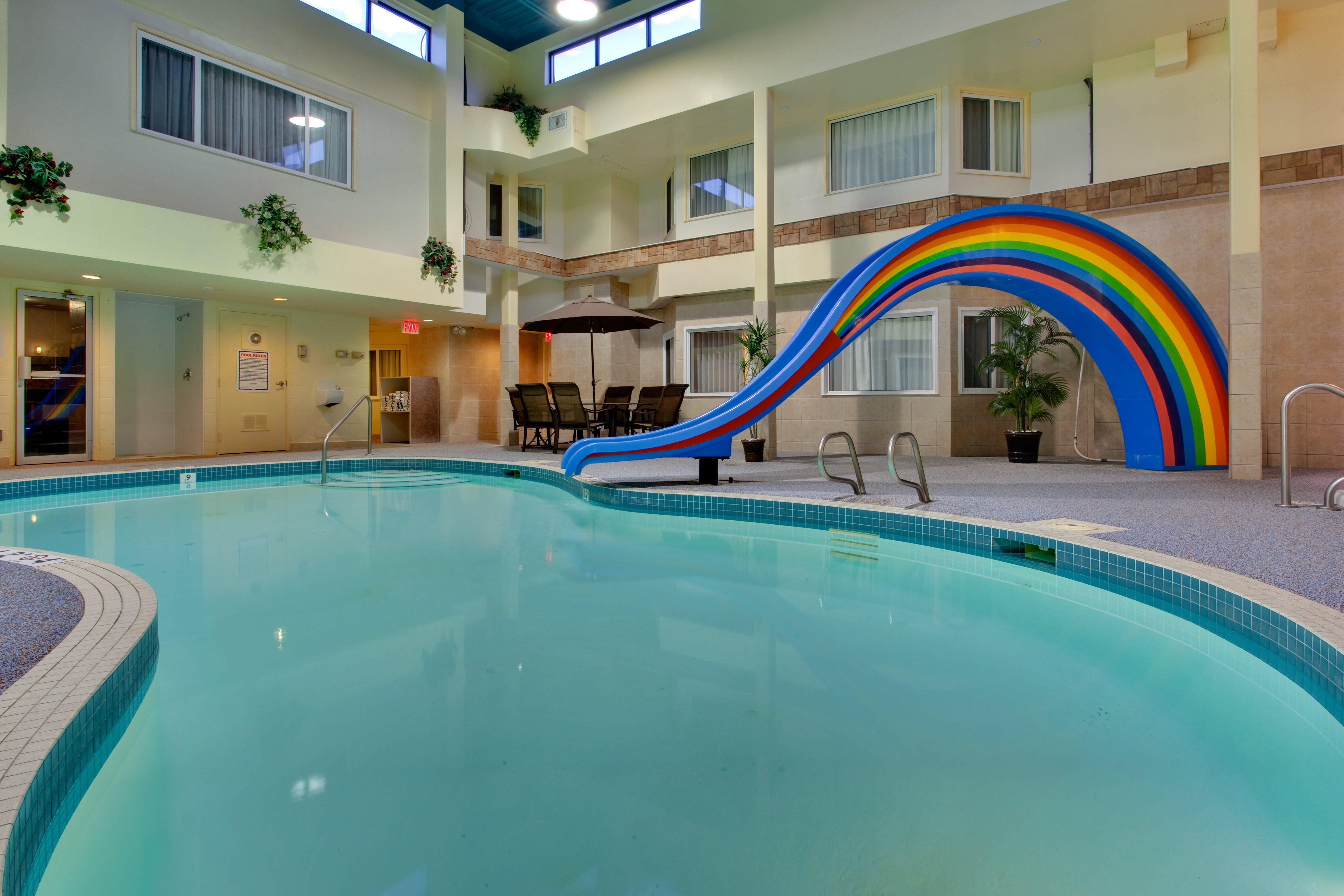 Holiday Inn Express Red Deer By Ihg Exterior foto
