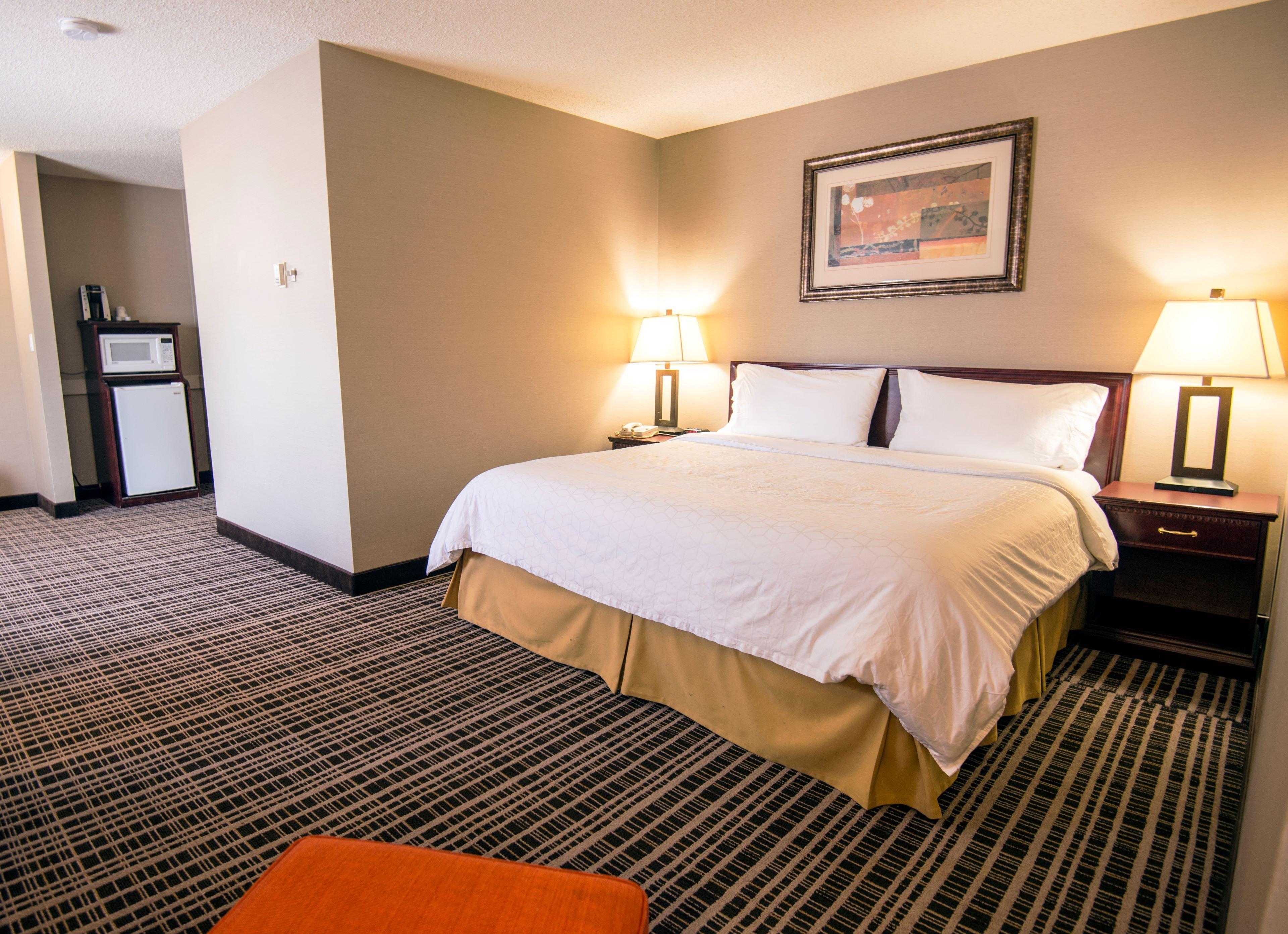 Holiday Inn Express Red Deer By Ihg Exterior foto