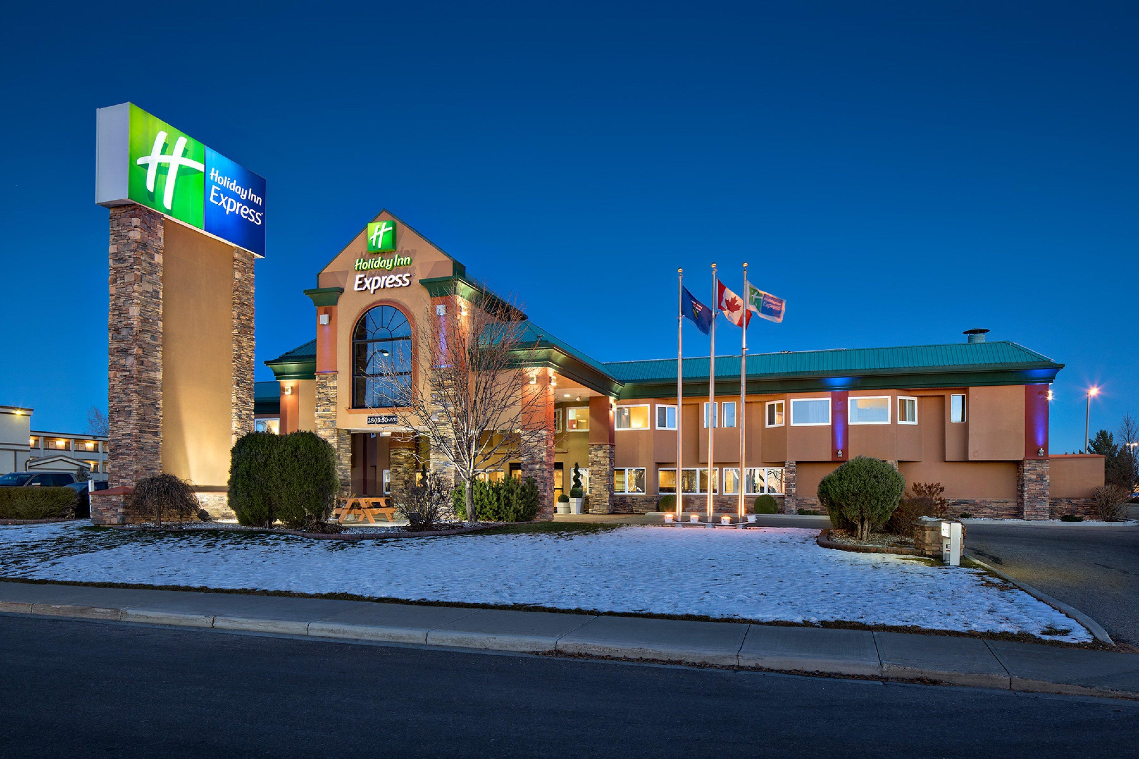 Holiday Inn Express Red Deer By Ihg Exterior foto