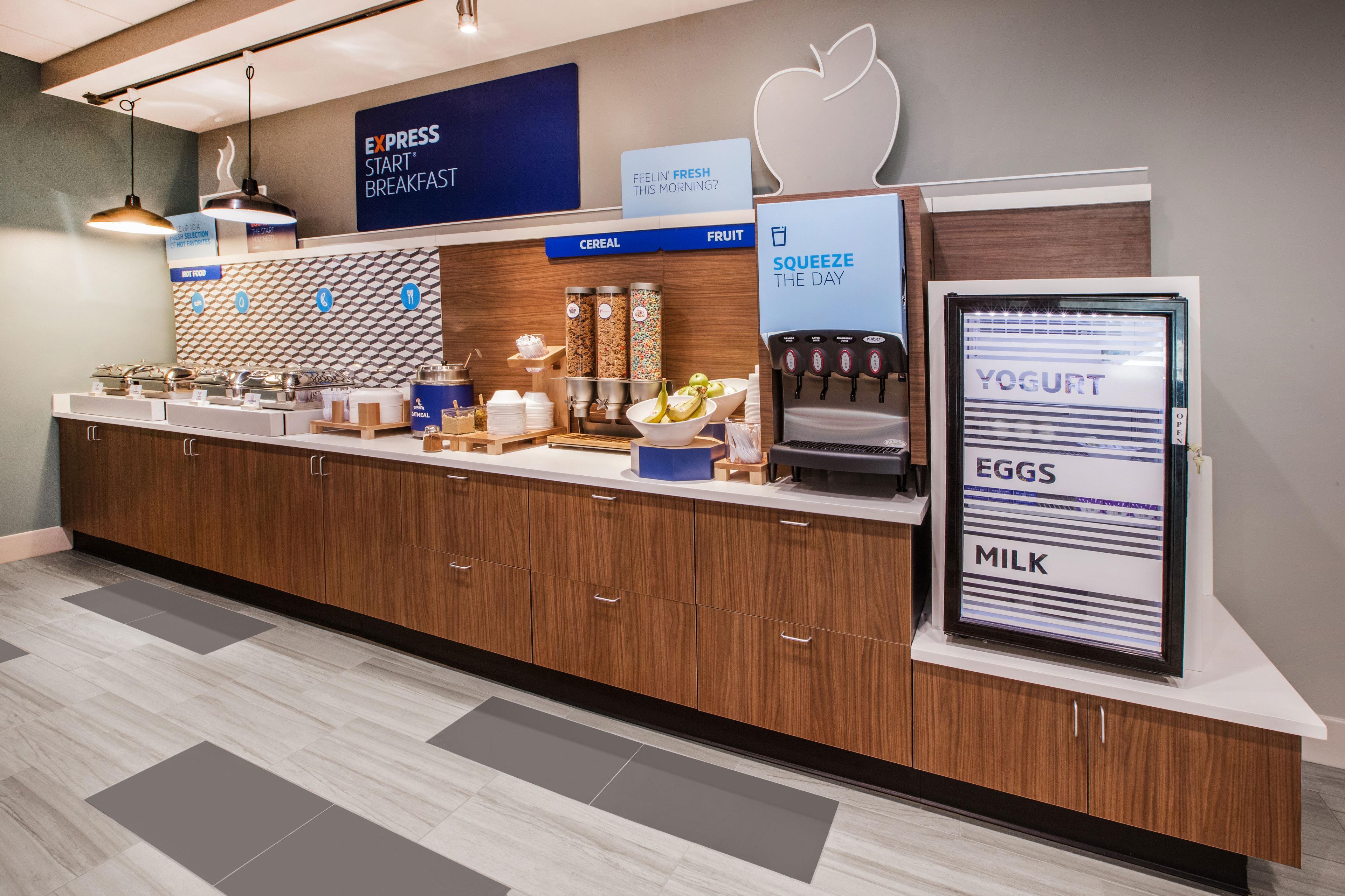 Holiday Inn Express Red Deer By Ihg Exterior foto