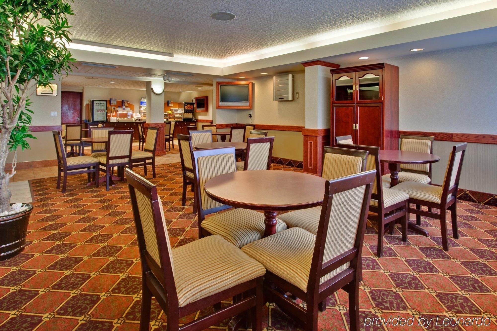 Holiday Inn Express Red Deer By Ihg Restaurant foto
