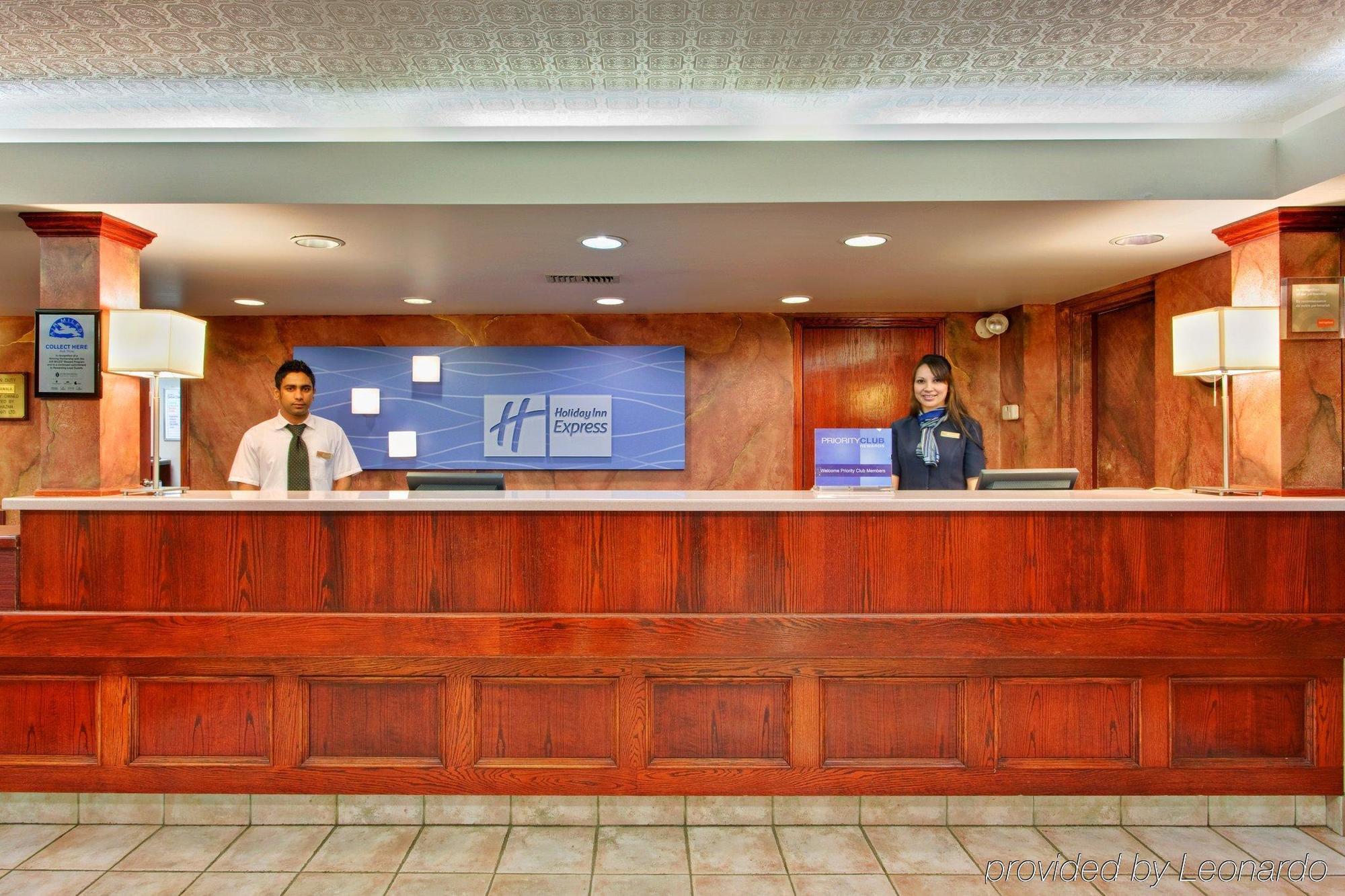 Holiday Inn Express Red Deer By Ihg Interior foto