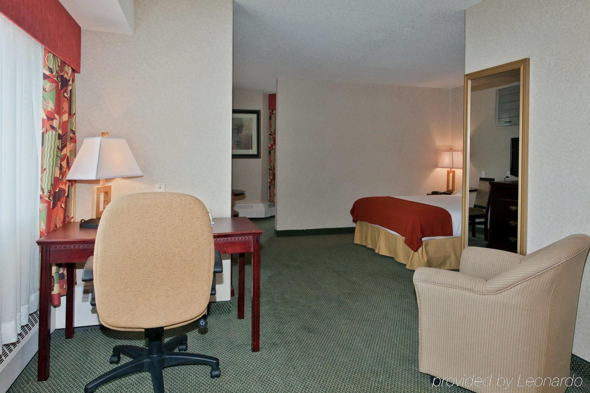 Holiday Inn Express Red Deer By Ihg Zimmer foto