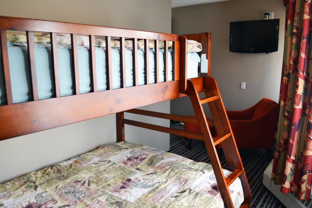 Holiday Inn Express Red Deer By Ihg Exterior foto