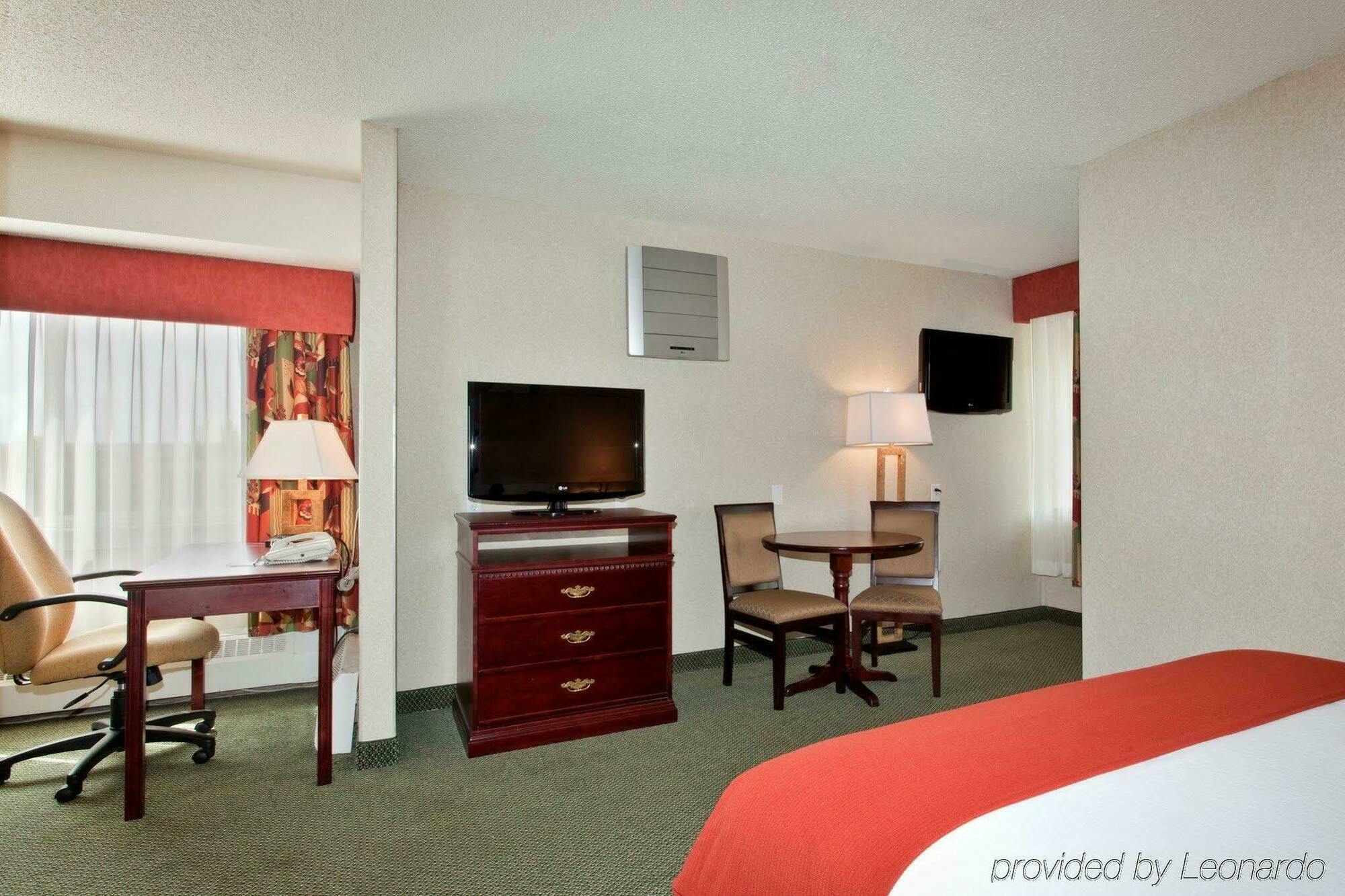 Holiday Inn Express Red Deer By Ihg Zimmer foto