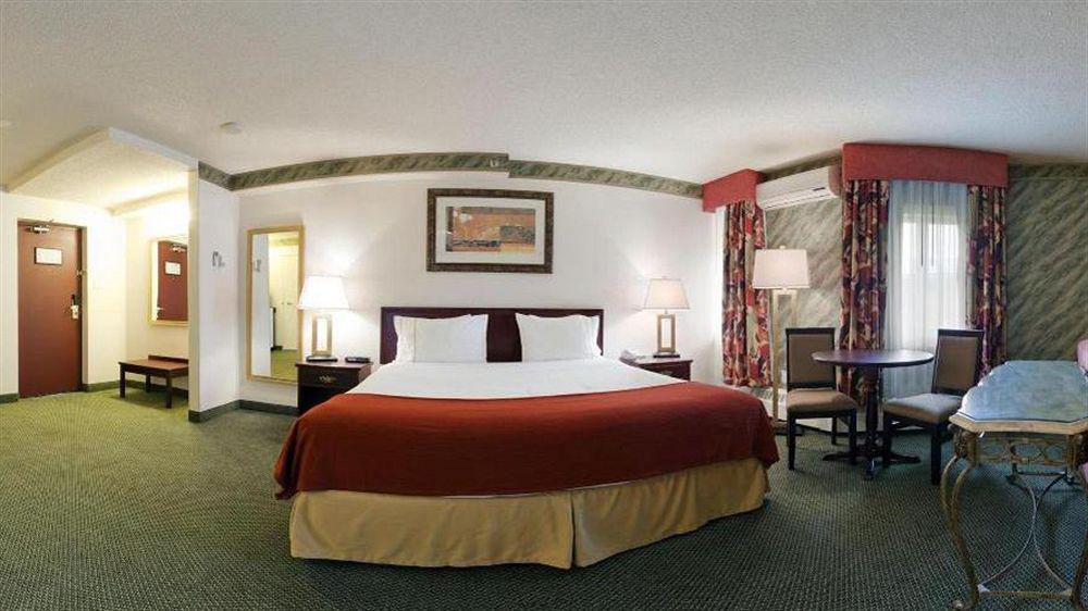Holiday Inn Express Red Deer By Ihg Exterior foto
